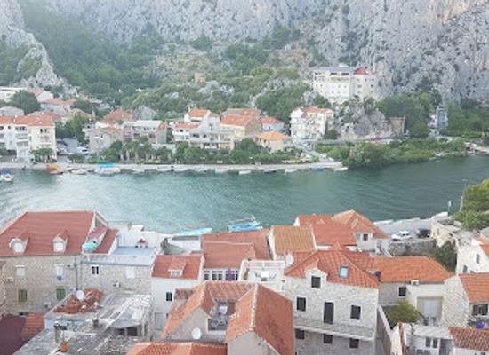 croatia/dalmatia/restaurant/pizzeria-antula
