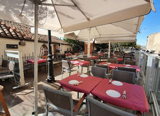 spain/avila/restaurant/restaurate-la-bruja-carnes-a-la-brasa