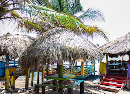 jamaica/north-coast/restaurant/little-ochie-seafood-restaurant-bar