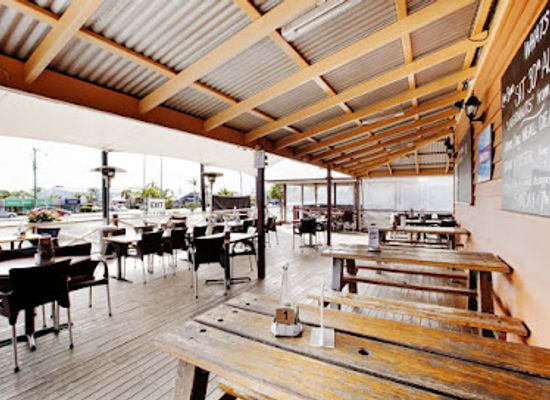 australia/fraser-coast/restaurant/bay-central-tavern