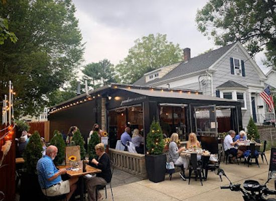 rhode-island/bristol-county/restaurant/pomodoro-italian-kitchen