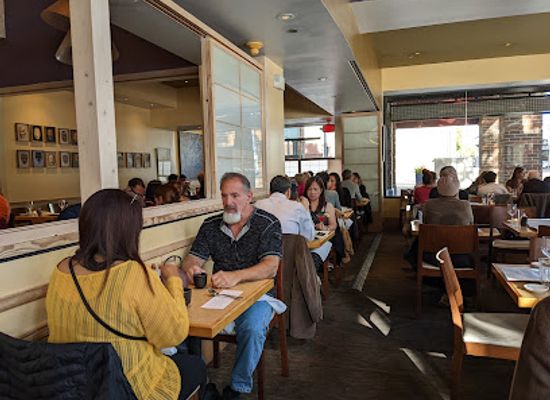 california/oakland/jack-london-square/restaurant/yoshi-s