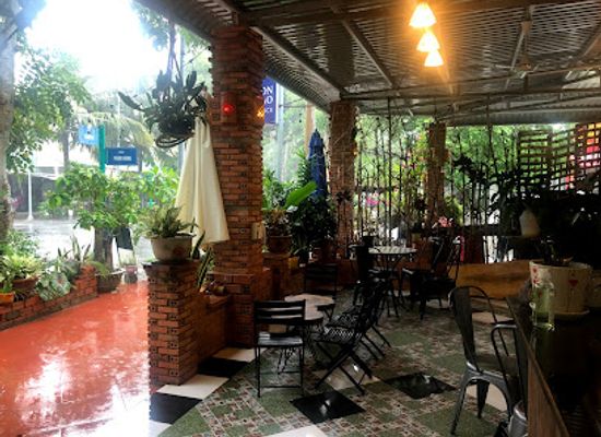 vietnam/con-dao-islands/restaurant/the-den