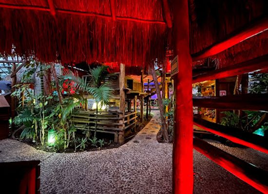 mexico/cancun/restaurant/elefanthai