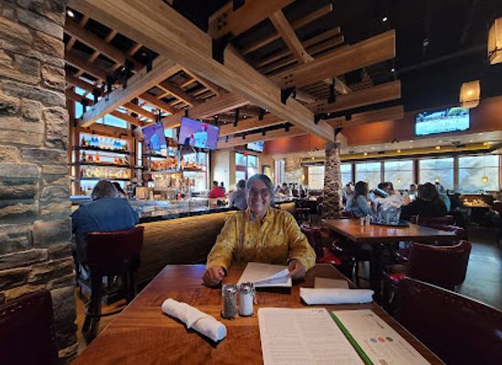 colorado/colorado-springs/restaurant/lazy-dog-restaurant-bar