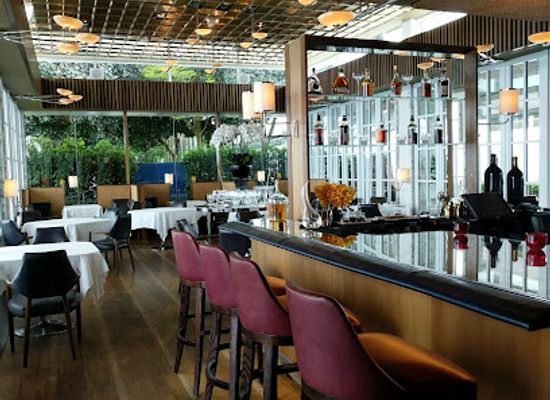 singapore/marina-bay/restaurant/spago-dining-room