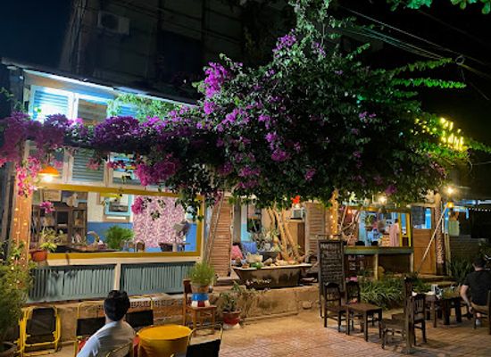 vietnam/con-dao-islands/restaurant/may-bistro