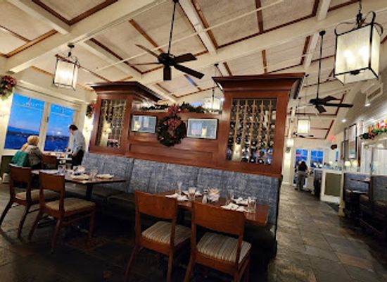 rhode-island/bristol-county/restaurant/boat-house-waterfront-dining