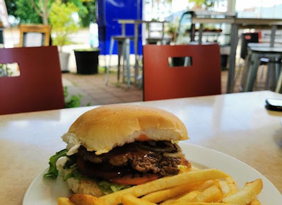 australia/hinchinbrook-island/restaurant/terry-and-mamiko-s