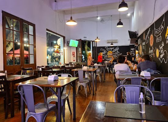 uruguay/colonia-del-sacramento/restaurant/archie-s-pizzas-burgers