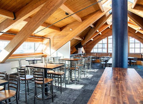maine/sugarloaf-mountain/restaurant/the-widowmaker