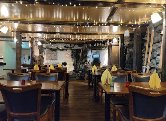 iceland/saudarkrokur/restaurant/jarlstofa-restaurant-located-at-hotel-tindastoll