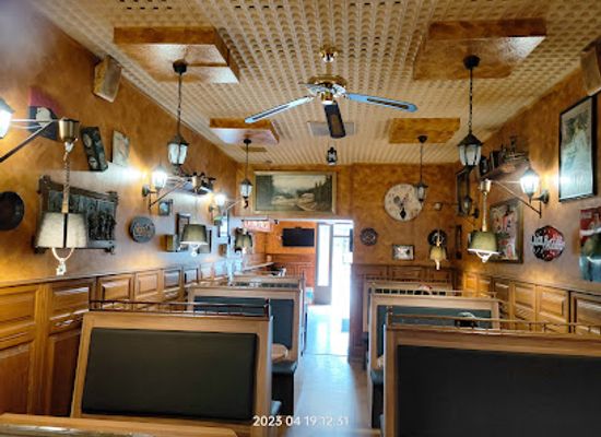 hungary/debrecen/restaurant/delibab-etelbar-restaurant