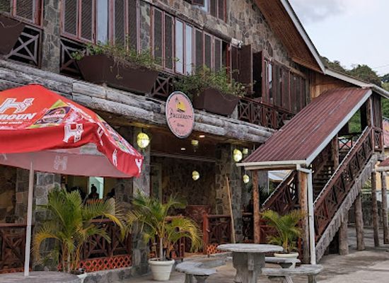 saint-vincent-and-the-grenadines/chateaubelair/restaurant/buccaneers