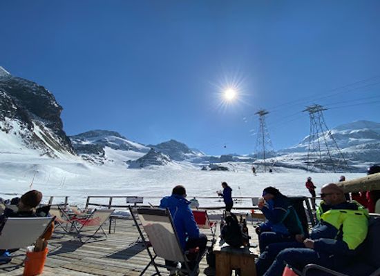 switzerland/saas-fee/restaurant/apres-ski-iglou
