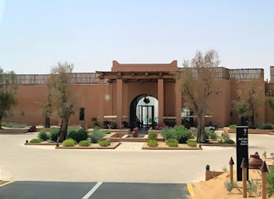united-arab-emirates/liwa-oasis/restaurant/bab-al-nojoum-liwa-bateen-main-entrance