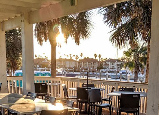 texas/port-aransas/restaurant/the-phoenix-restaurant-bar