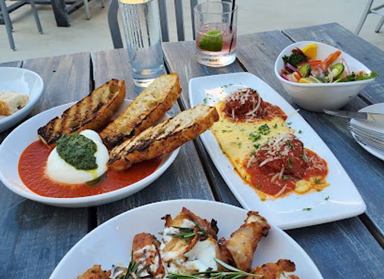 alabama/cahaba-river/restaurant/tre-luna-bar-and-kitchen