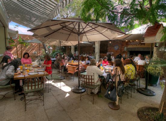 mexico/guadalajara/chapultepec/restaurant/rio-viejo