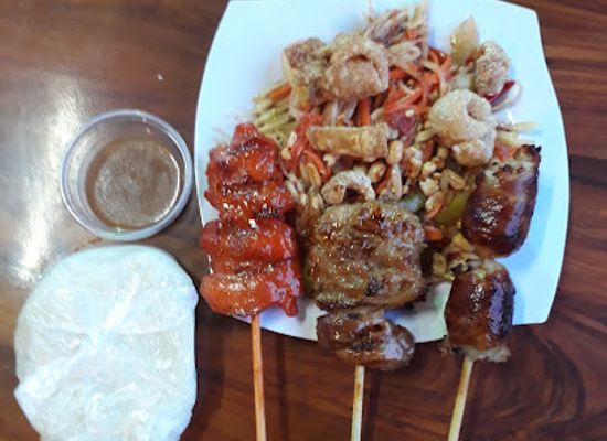 cambodia/mondulkiri-province/restaurant/super-muu-delicious-pork-and-papaya-salad