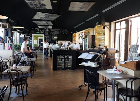 hungary/duna-ipoly-national-park/restaurant/varosliget-cafe