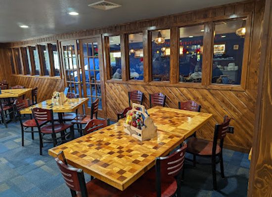 michigan/northern-michigan/restaurant/johnnie-s-on-2