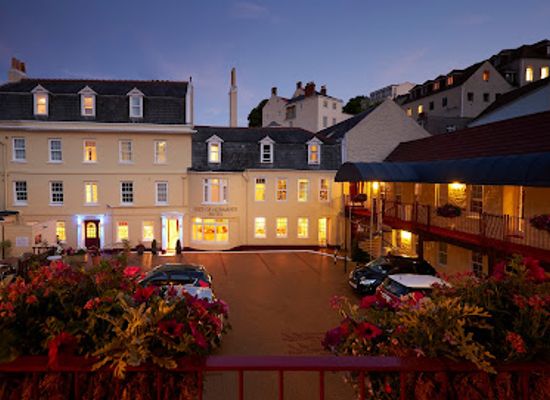 guernsey/rousse-tower/restaurant/the-duke-of-normandie-hotel