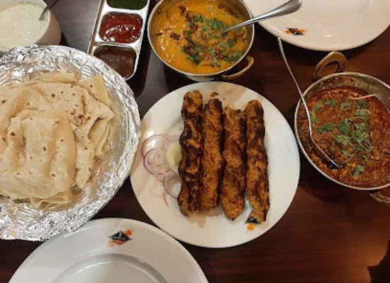 bangladesh/ganges-delta/restaurant/kabab-factory
