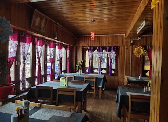 bhutan/paro-valley/restaurant/bumray-resturant