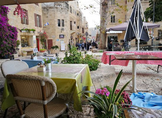 israel/jerusalem/old-city/restaurant/holy-cafe