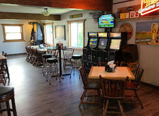 illinois/driftless-area/restaurant/fayette-saloon