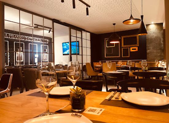 spain/huelva/restaurant/la-mafia-se-sienta-a-la-mesa