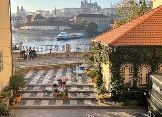 czechia/prague/josefov/restaurant/cottocrudo
