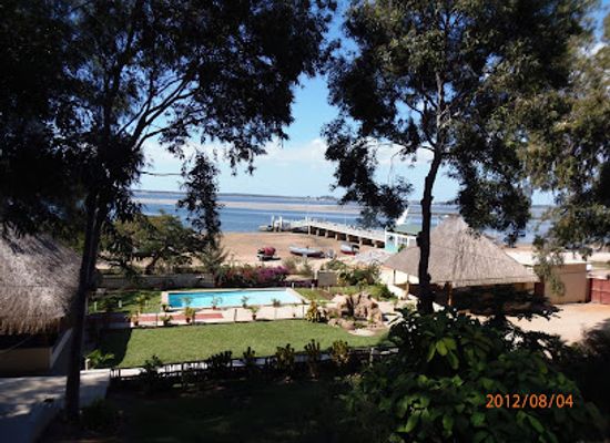 mozambique/maxixe/restaurant/stop-snack-bar
