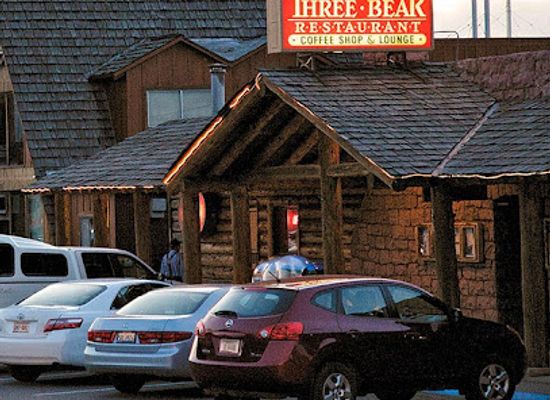wyoming/absaroka-range/restaurant/three-bear-restaurant
