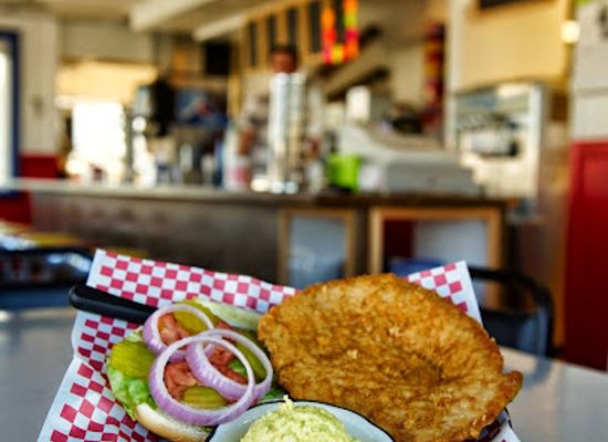 iowa/prairie-pothole-region/restaurant/goldie-s-ice-cream-shoppe