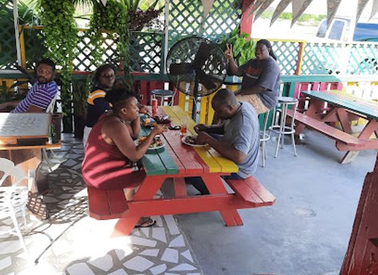 sint-maarten/middle-region/restaurant/biggy-s-central