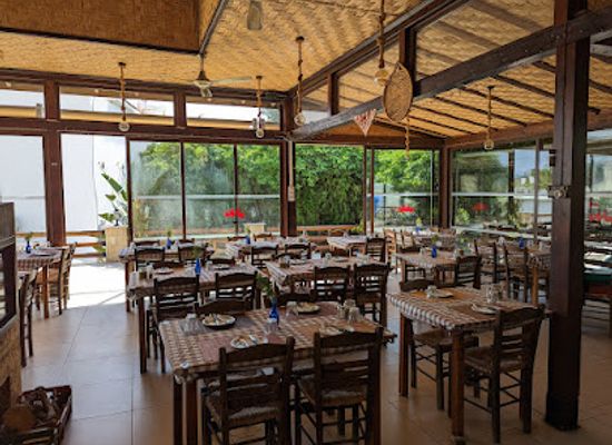 cyprus/polis-chrysochous/restaurant/taverna-i-parea