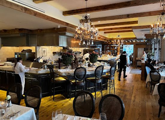 washington/bellevue/meydenbauer-bay/restaurant/carmine-s
