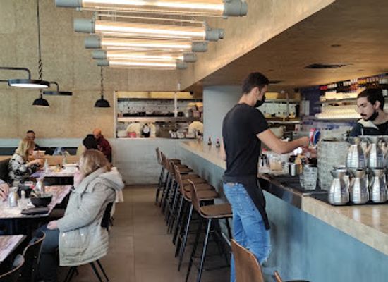 israel/herzliya/restaurant/giraffe