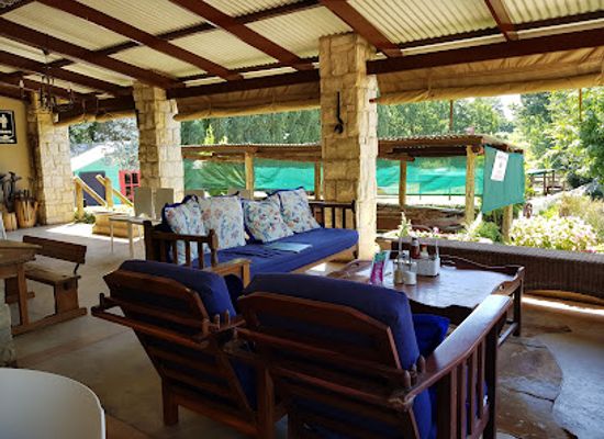 south-africa/drakensberg-mountains/restaurant/the-pig-and-plough
