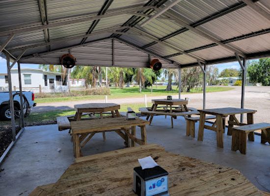 florida/lake-okeechobee/restaurant/okeechobee-fish-co