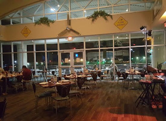 florida/st-petersburg/restaurant/the-hangar-restaurant-flight-lounge