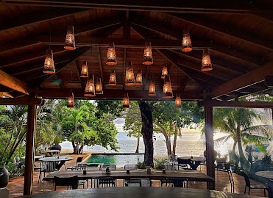 honduras/roatan/restaurant/sea-salt
