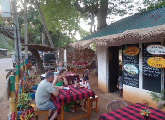 sri-lanka/sigiriya/restaurant/chill-and-hot-restaurant-sigiriya
