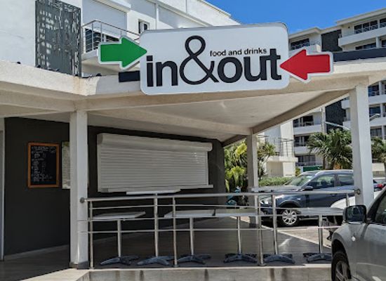 sint-maarten/cupecoy-beach/restaurant/in-out