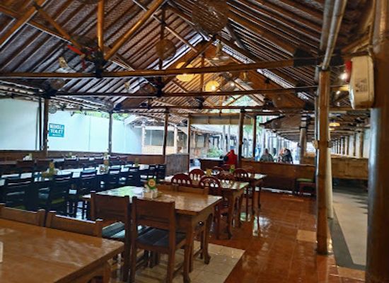 indonesia/east-java/restaurant/warung-lesehan-kebon-pring