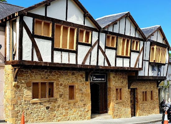 ireland/wicklow-mountains/restaurant/the-enniskerry-inn