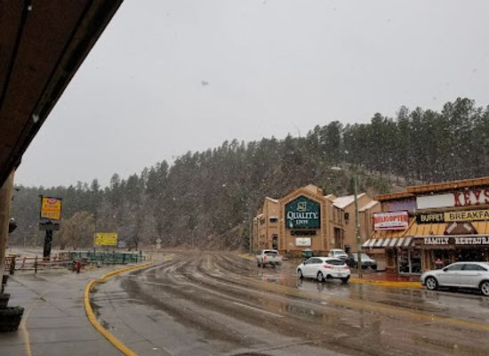 south-dakota/black-elk-peak/restaurant/jane-s-boardwalk-pizza