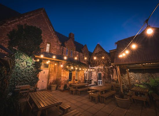 australia/far-west/restaurant/church-bar